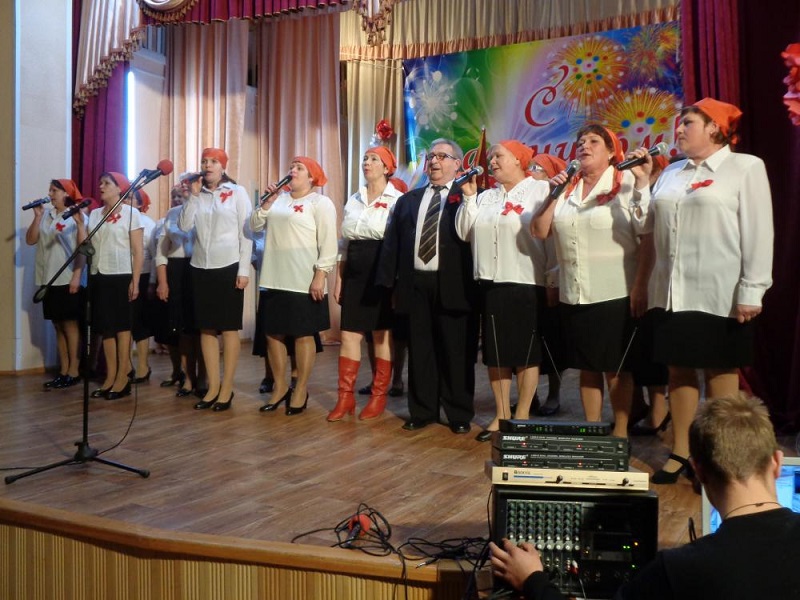 Традиционный праздничный концерт в Доме культуры Николаевки, посвящённый Дню народного единства, нынче имел свою особенность