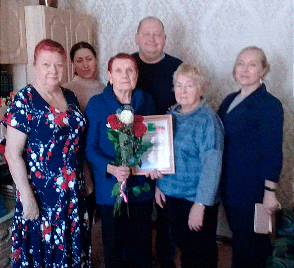 Череда поздравлений продолжается