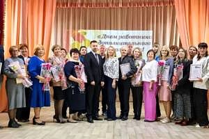 Спасибо тем, кто раскрывает таланты: праздник для педагогов дополнительного образования.