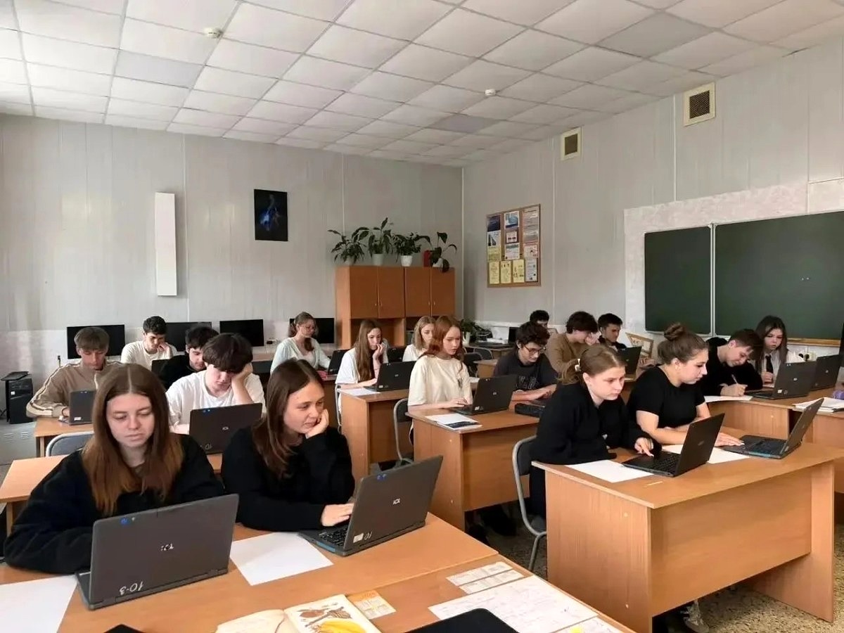 Олимпиадный сезон открыт: школьники Смидовичского района штурмуют Всероссийскую олимпиаду